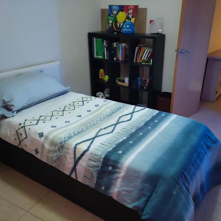 Habitacion Amplia Y Comoda レウス エクステリア 写真