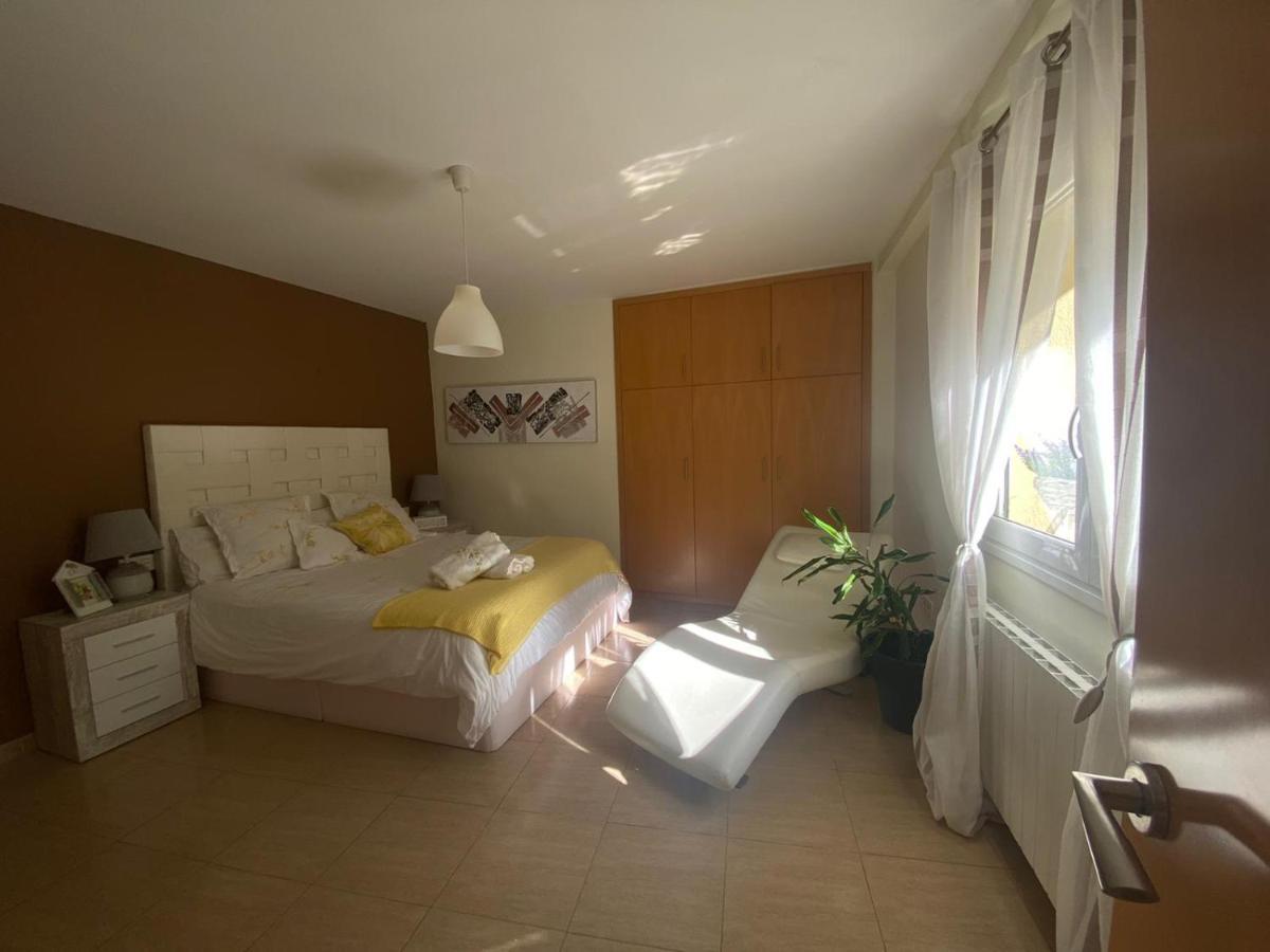 Habitacion Amplia Y Comoda レウス エクステリア 写真